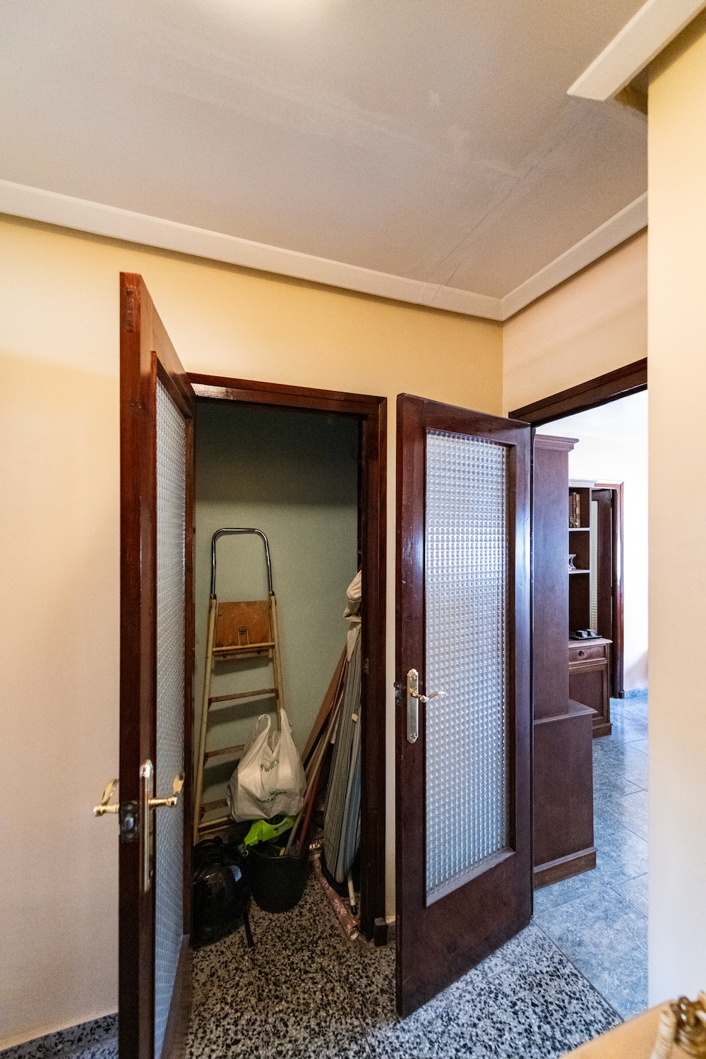Property 2517 - Image 40